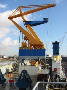 Floating crane